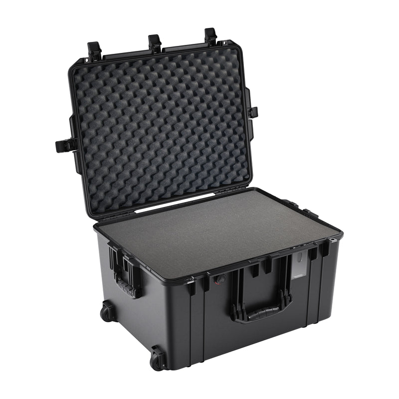 Pelican 1637 Air Case Black No foam