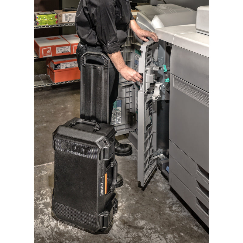 Pelican V525 Vault Rolling Case