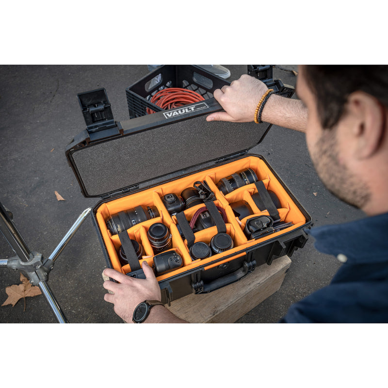 Pelican V525 Vault Rolling Case